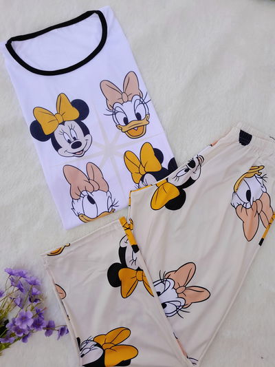 Minnie y Daysi(manga larga)