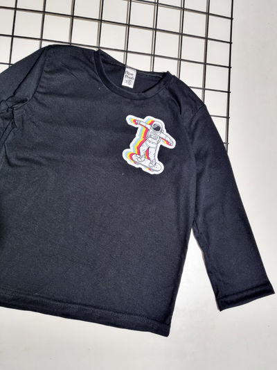REMERA MANGAS LARGAS ASTRONAUTA