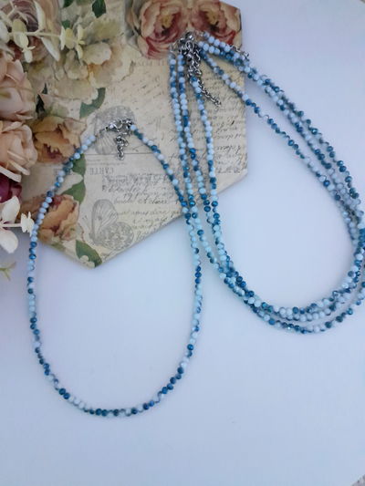Collar tornasolado blanco y gris