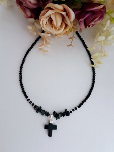Collar Cruz obsidiana