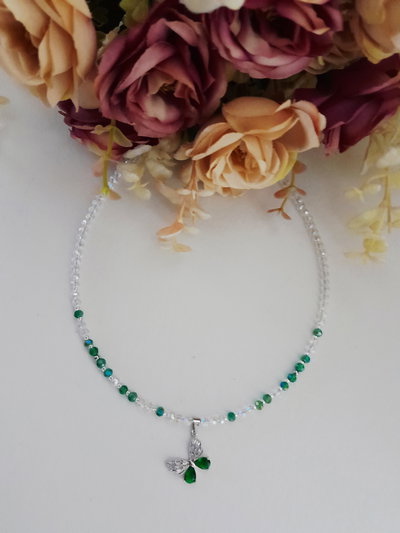 Collar Mariposa verde