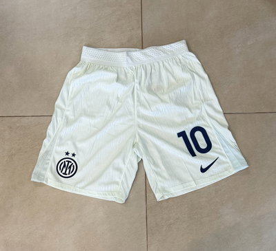 SHORT IMPORTADO INTER DE MILAN 2025/26 SUPLENTE “10”