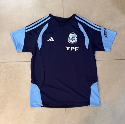 CAMISETA ARGENTINA 2026 ENTRENAMIENTO AZUL MARINO