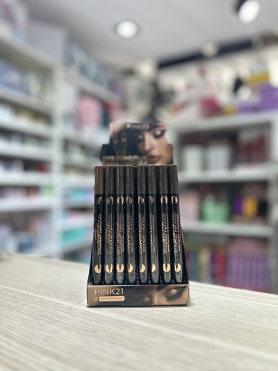 Delineador de cejas + delineador de ojos