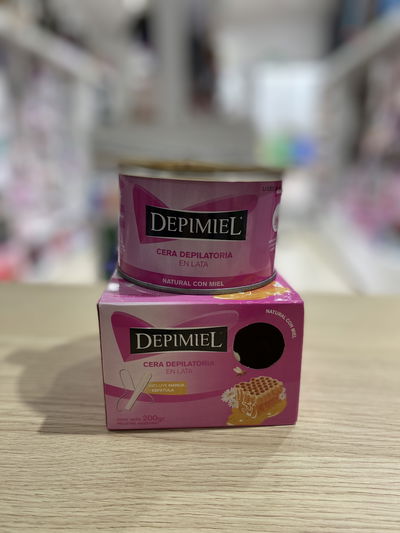 Cera depilatoria en lata