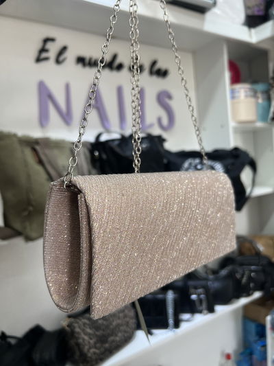 Cartera con cadena