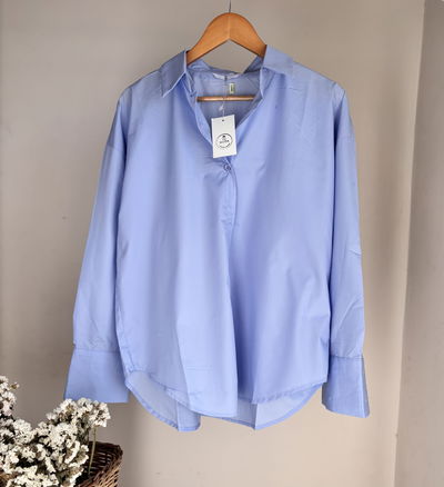 Camisa Frost celeste oversize