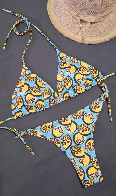 Bikini - LIMONES fondo celeste
