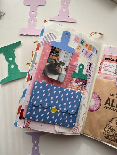 Pack x12 Die Cuts Ganchos/Broches Coloridos para Junk Journal y Scrap | Goucat Studio
