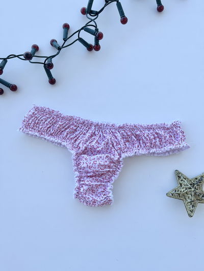 Bombi Rosa Fru Fru Print