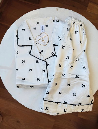 Pijama Satén - Blanco Moños