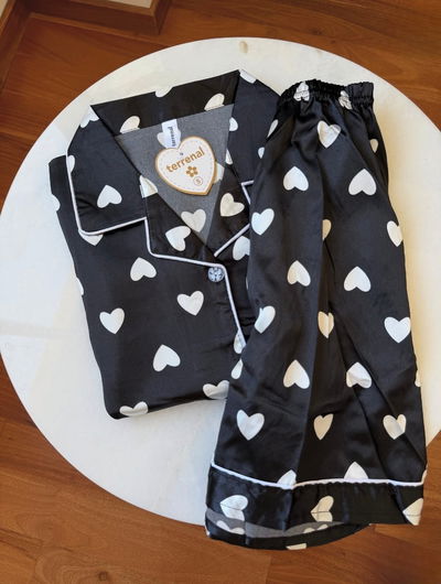 Pijama Satén - Negro Corazones Blancos