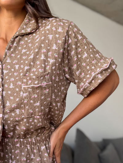 Pijama Flores - Marrón 