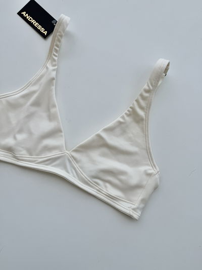 Andressa 066 - Hueso