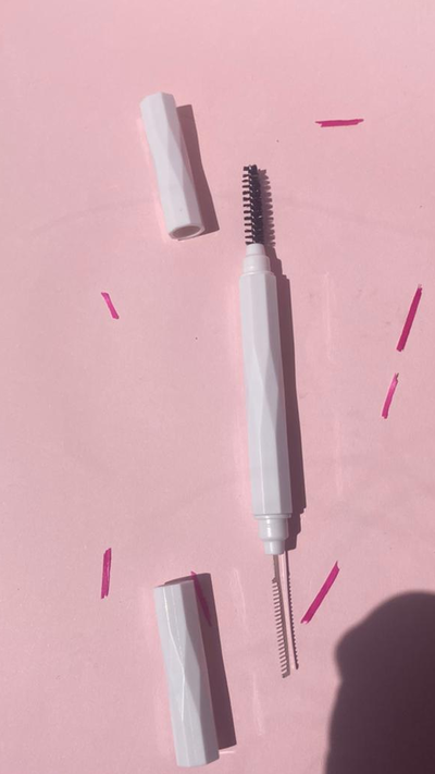 Pincel para cejas y pestañas