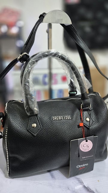 Bolso/bandolera Con Tachas Oreiro LOVE