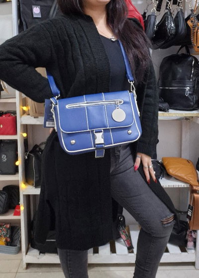 Cartera De Lima azul con doble correa y cierre frontal | Estilo urbano