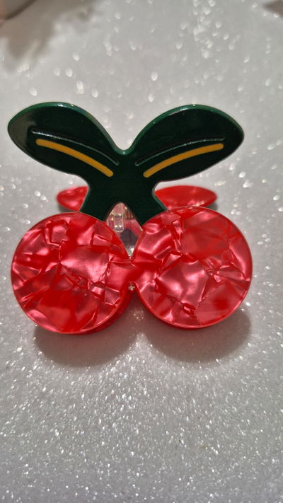 Broche Cherry