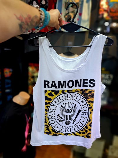 Musculosa Sin Tajo Blanca Ramones