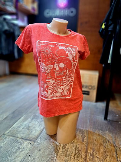 Remera Nevada Calavera Carta
