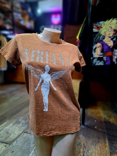 50cm Remera Nevada Nirvana Angel Print Marrón