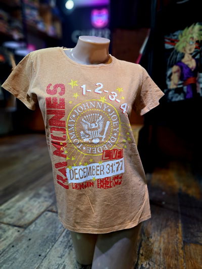 50cm Remera Nevada Ramones 1,2,3,4 Beige