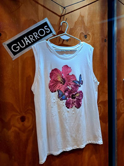 Musculosón Blanco Flores Beauty