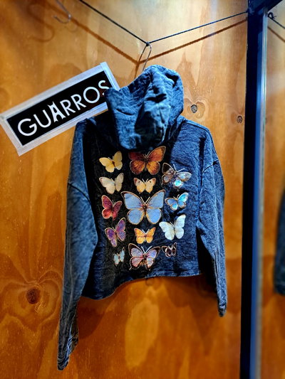 Buzo Corto con Capucha Nevado Mariposas