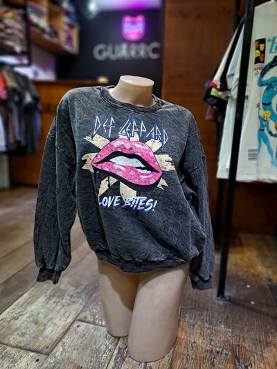 Buzo Nevado Ancho Over - Def Leppard 