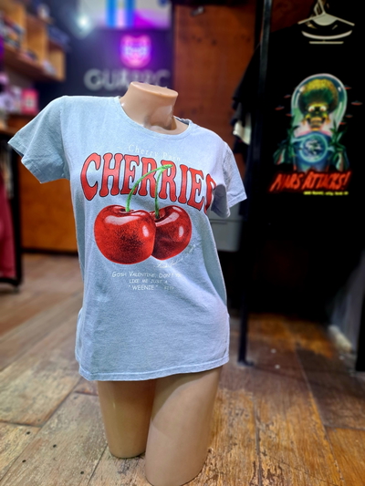 Remera Nevada Cherries Celeste