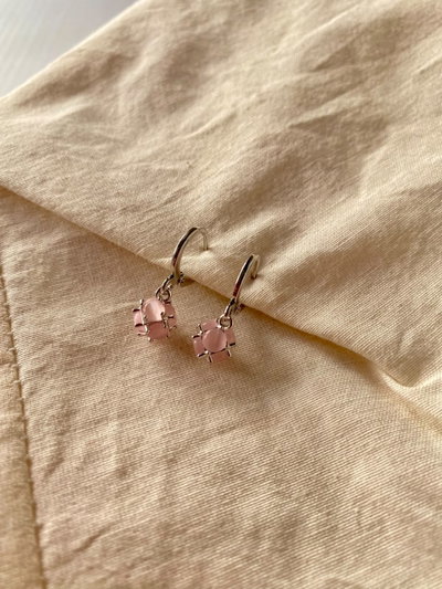 Argollitas con dije rosa