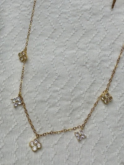 Cadena con dijes con flores cubics