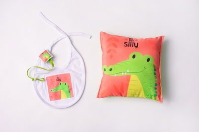 Set Almohadita: almohada, babero y portachupete almohadita