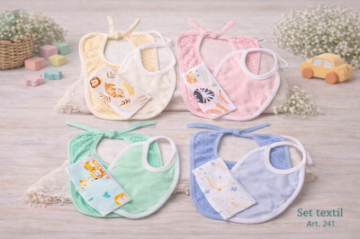 Set textil: babero lunares, babero algodón y babita