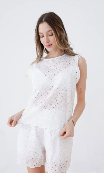 MUSCULOSA BRODERY CON PUNTILLA EN MANGA