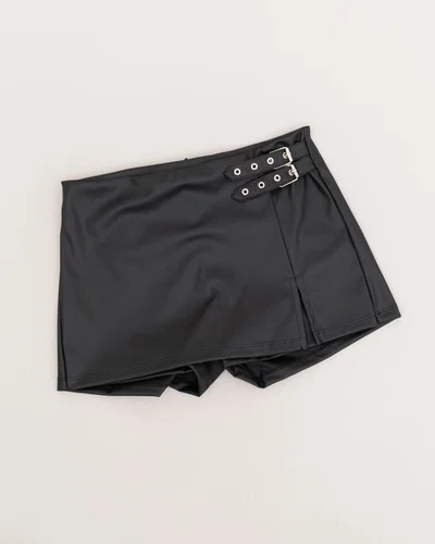 Pollera simil cuero con doble hebilla