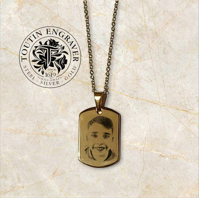 Medalla Acero Dorado Rectangular 35x23mm doble Pulido con Cadena Forcé 45cm