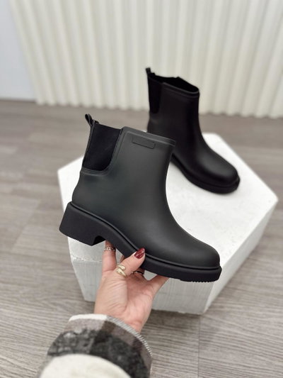 Nina negro - Botita de lluvia
