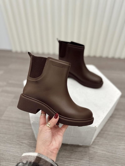 Nina Chocolate - Botita de lluvia