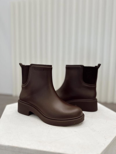 Nina Chocolate - Botita de lluvia