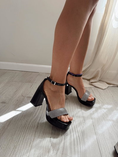 Diane Negro Charol