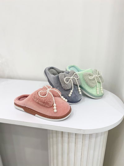 Pantufla moño perla