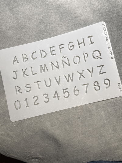 Stencil MyC - 20x30 - A2.04 - Abecedario