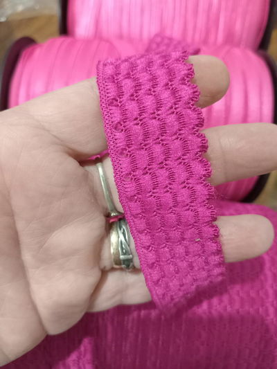 Bajo busto- cintura "escamado" 25 mm