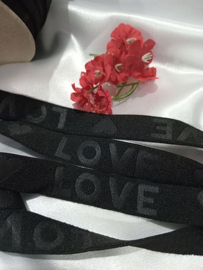 Bajo busto- cintura con relieve. 20 mm (ver más)