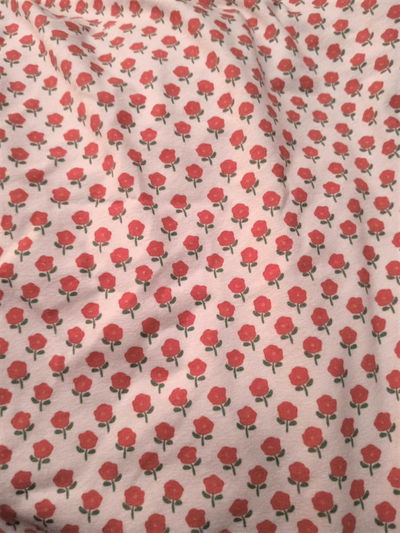 Algodón con lycra "Rococó" Fondo blanco.