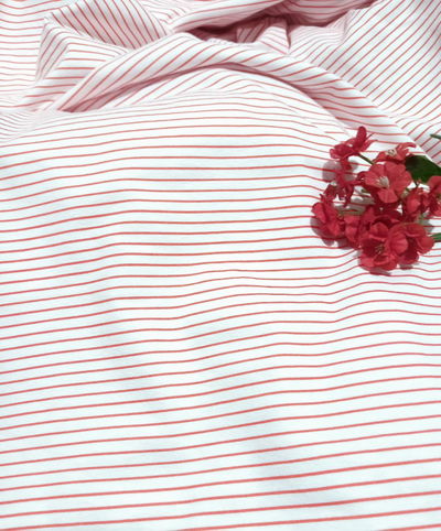 Algodón con lycra "Rayitas rojas"
