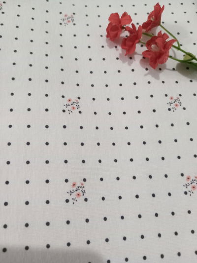 Algodón con lycra 30/1 puntitos y ramitos (ver colores)