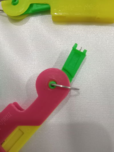 ENHEBRADOR DE AGUJAS