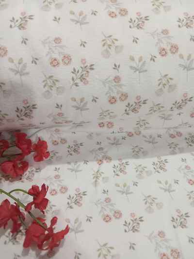 Algodón con lycra florcitas beige